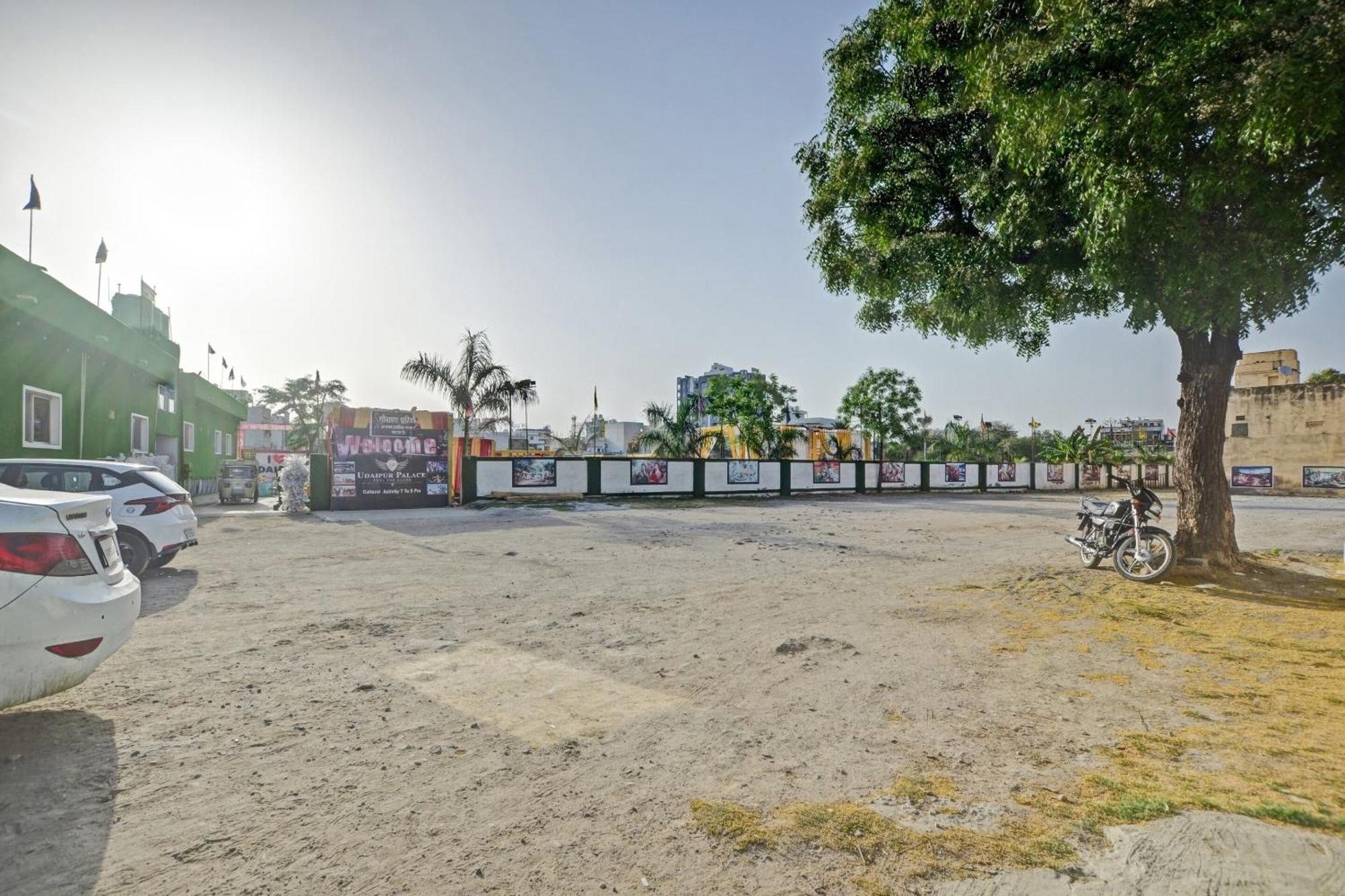 Oyo Udaipur Palace Buitenkant foto